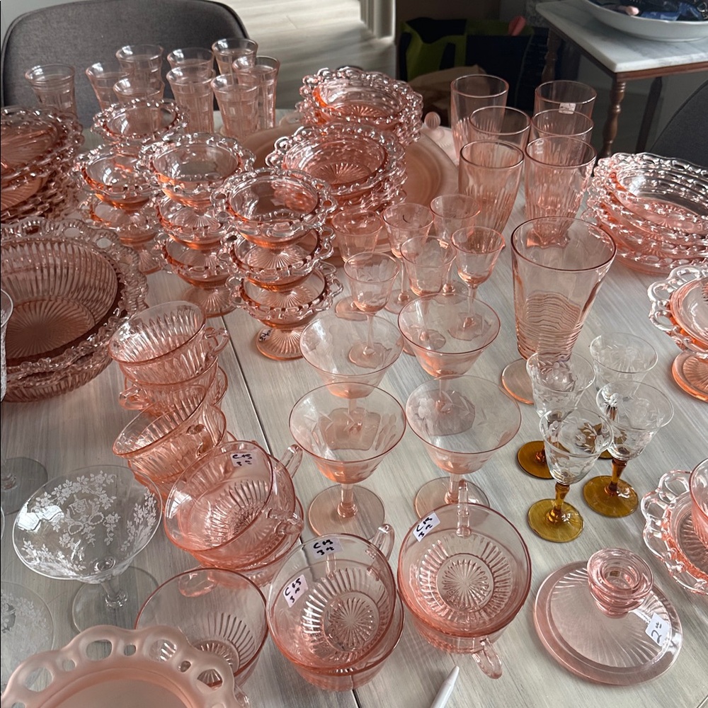 Vintage 13 inch large Anchor Hocking Pink Depression Glass Reticulated Server - Picture 10 of 11